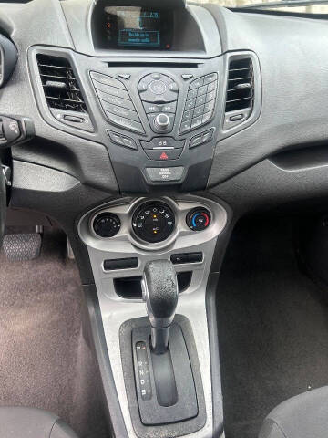 2015 Ford Fiesta SE