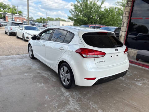 2016 Kia Forte5 LX