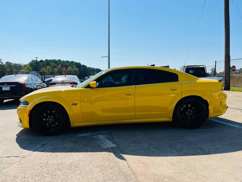 2017 Dodge Charger R/T photo 9