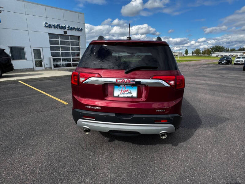 2017 GMC Acadia SLE-2