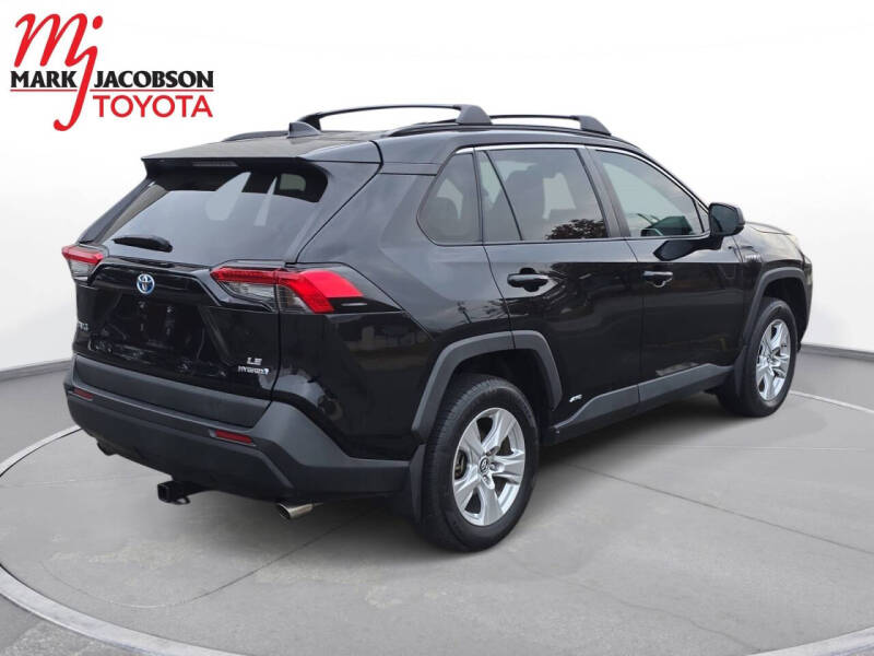 2020 Toyota RAV4 Hybrid LE