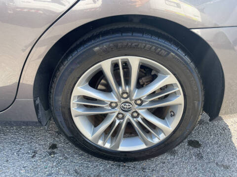 2015 Toyota Camry Hybrid SE