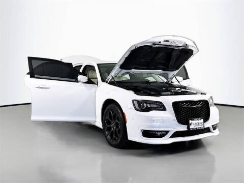 2023 Chrysler 300 Touring L
