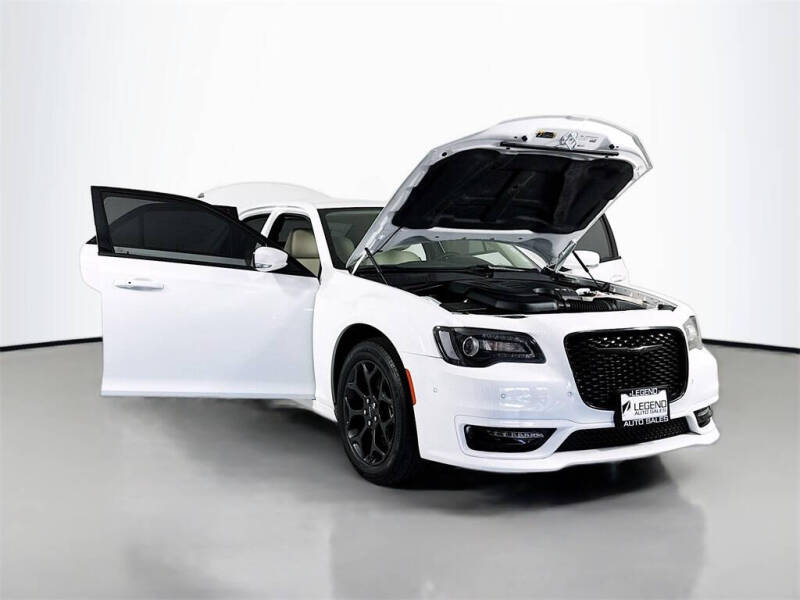2023 Chrysler 300 Touring L
