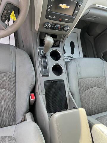 2017 Chevrolet Traverse LS