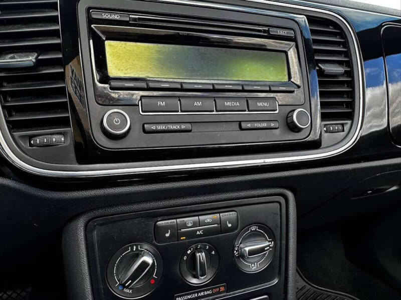 2014 Volkswagen Beetle Convertible 2.5L