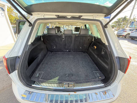 2016 Volkswagen Touareg VR6 Lux