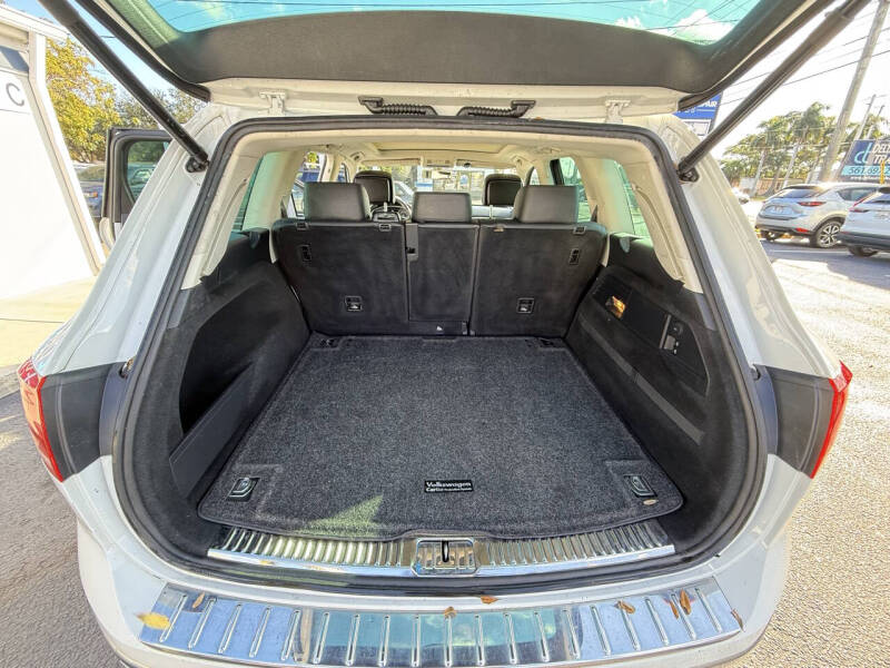 2016 Volkswagen Touareg VR6 Lux