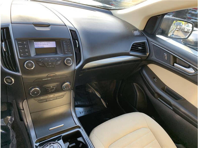 2019 Ford Edge SE