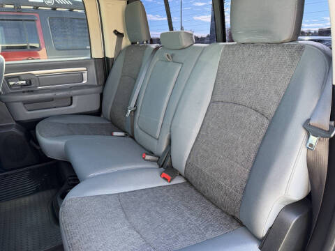 2017 RAM 1500 SLT