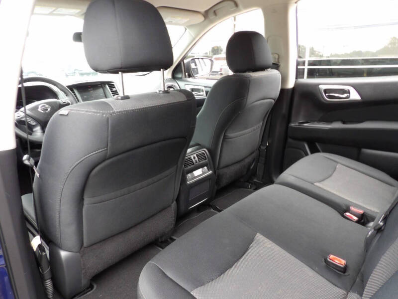 2017 Nissan Pathfinder S