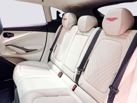 2021 Aston Martin DBX