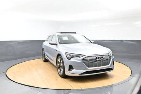 2022 Audi e-tron quattro Premium Plus