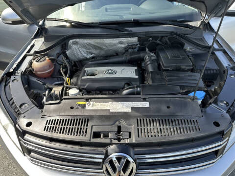 2015 Volkswagen Tiguan SE