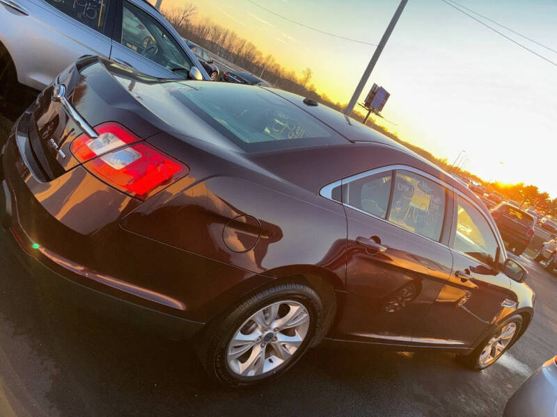 2011 Ford Taurus SEL