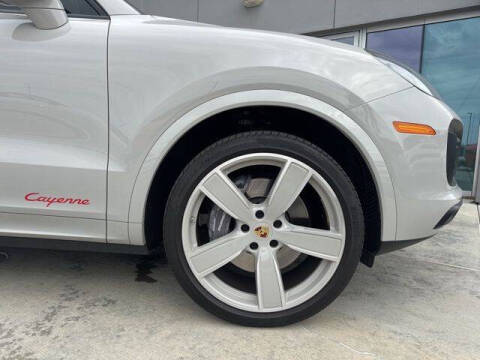 2022 Porsche Cayenne Platinum Edition