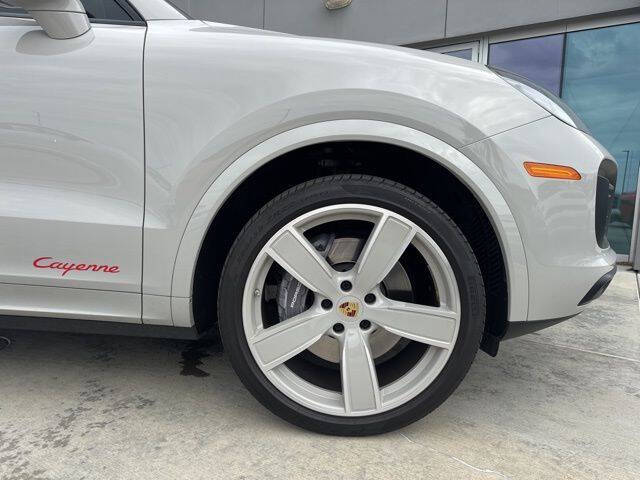 2022 Porsche Cayenne Platinum Edition