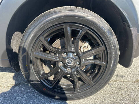 2021 Nissan Kicks SR