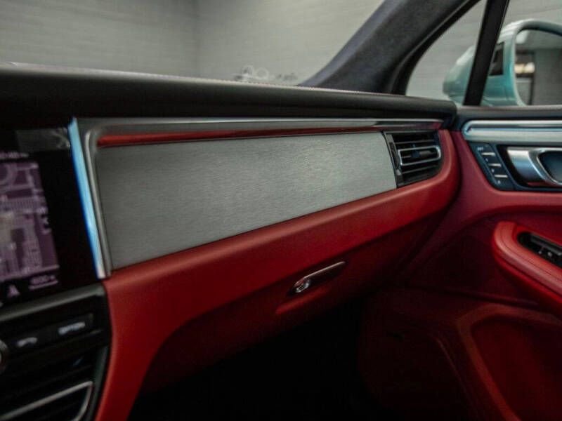 2021 Porsche Macan Turbo