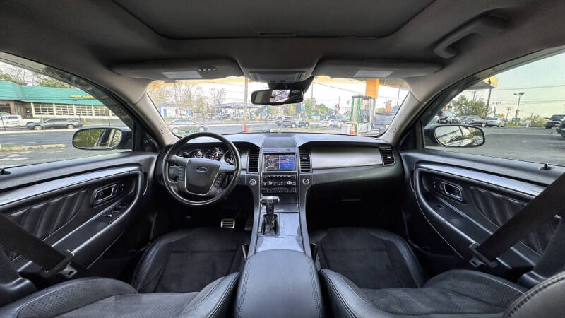 2011 Ford Taurus SHO