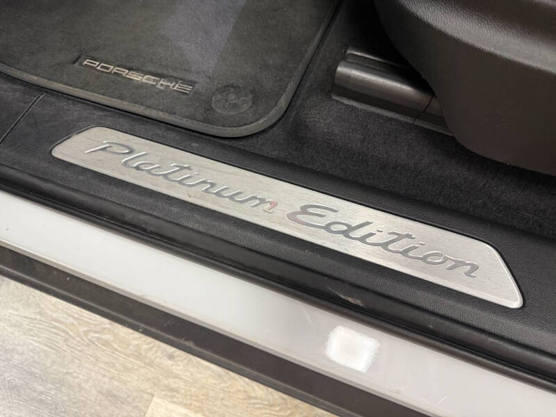 2023 Porsche Cayenne Platinum Edition