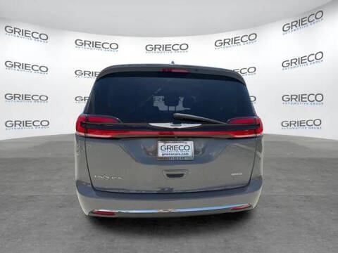 2022 Chrysler Pacifica Touring L