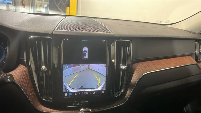 2023 Volvo XC60 B6 Ultimate Bright Theme