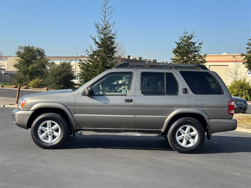 2004 Nissan Pathfinder SE