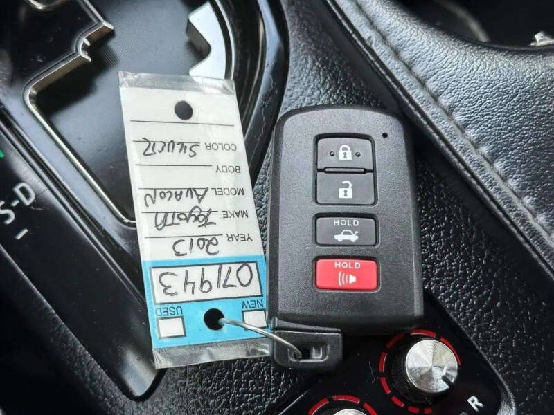 2013 Toyota Avalon XLE