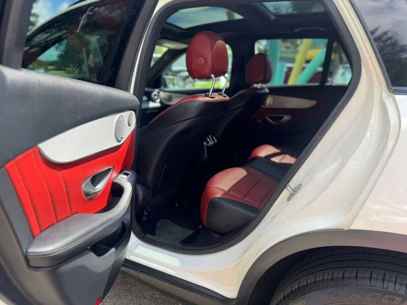 2021 Mercedes-Benz GLC GLC 300