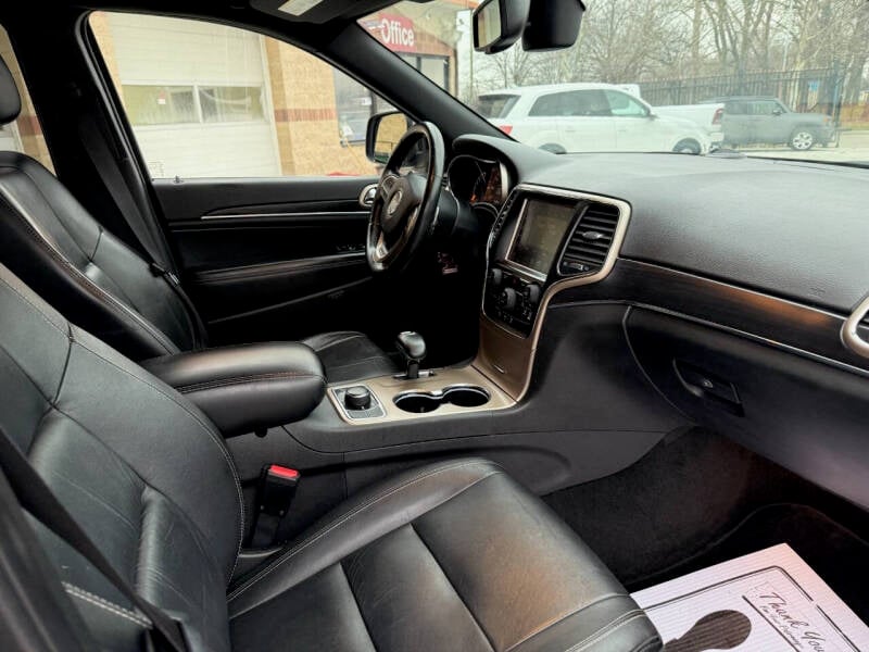 2014 Jeep Grand Cherokee Limited photo 9