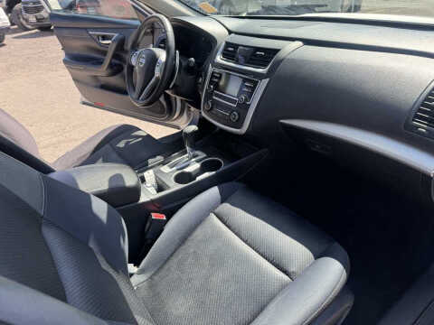 2016 Nissan Altima 2.5 SR