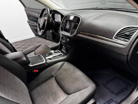 2020 Chrysler 300 Touring