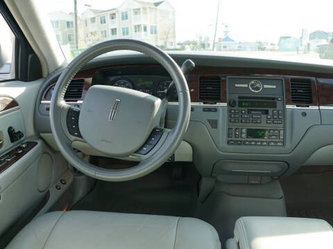 2006 Lincoln Town Car Signature