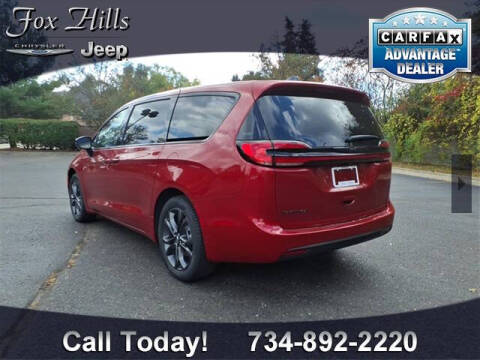 2026 Chrysler Pacifica Select