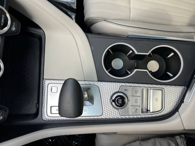 2023 Genesis G70