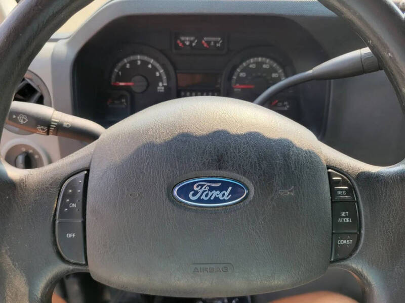 2016 Ford E-Series E-450 SD