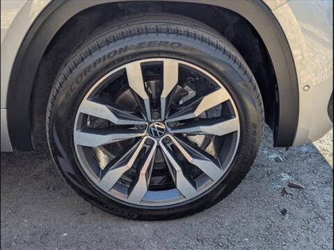 2022 Volkswagen Atlas Cross Sport V6 SEL Premium R-Line 4Motion