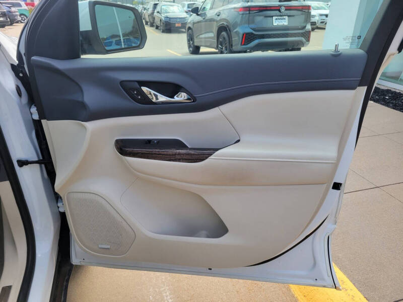 2020 GMC Acadia Denali