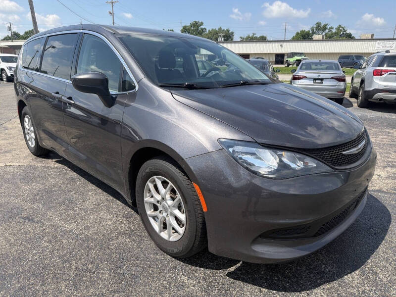 2021 Chrysler Voyager LX