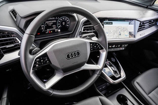 2024 Audi Q4 e-tron quattro Premium Plus 55