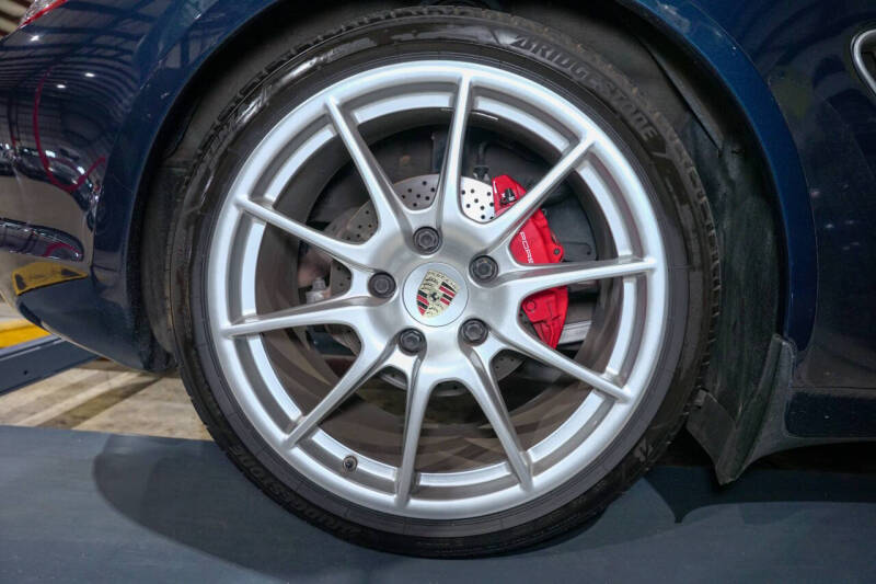 2012 Porsche Cayman R