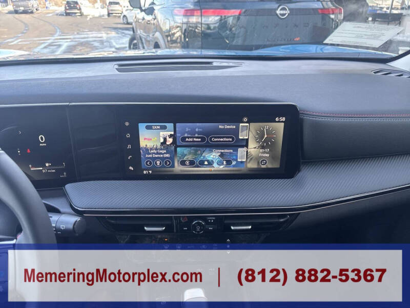 2025 Nissan Kicks SR