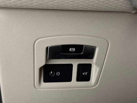 2019 Land Rover Range Rover Velar P250 R-Dynamic SE