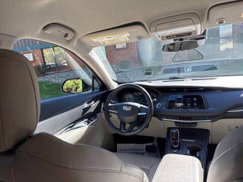 2021 Cadillac XT4 Luxury