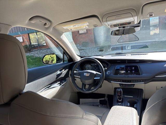 2021 Cadillac XT4 Luxury