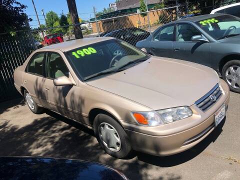 2000 Toyota Camry for sale at Blue Line Auto Group in Portland OR