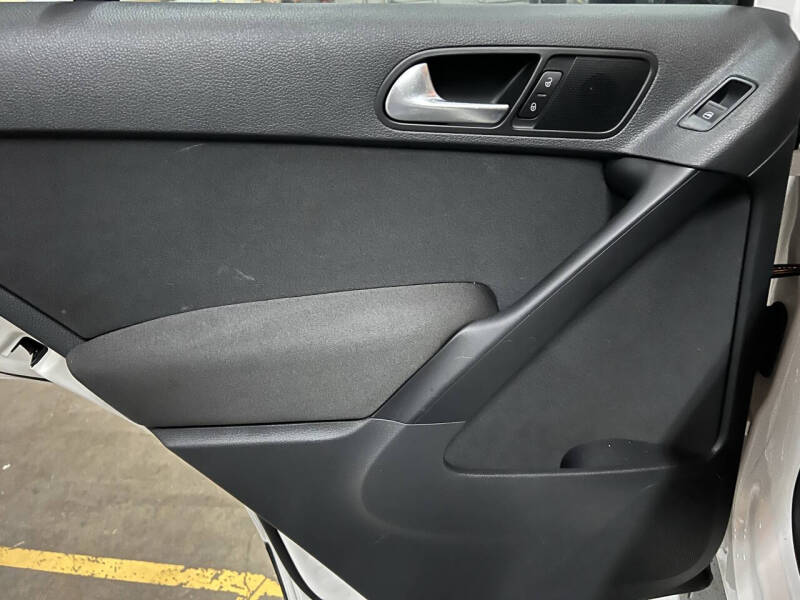 2014 Volkswagen Tiguan SE