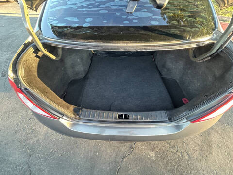 2012 Nissan Versa 1.6 S