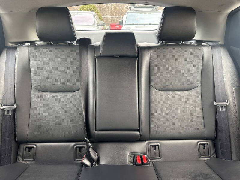 2025 Toyota Prius XLE